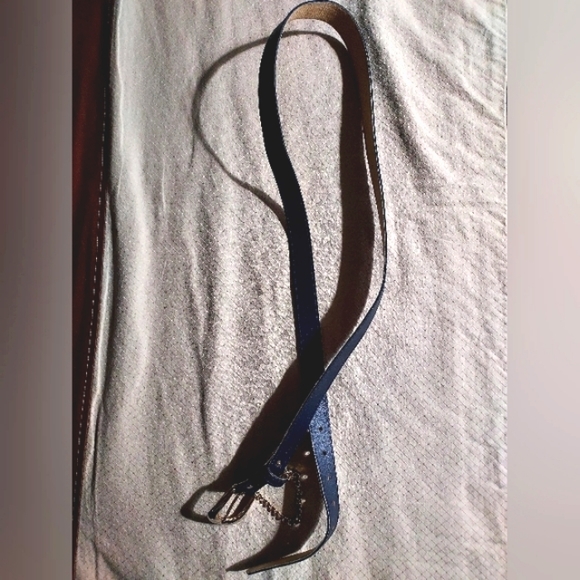 NAVY BELT WITH SILVER BUCKLE AND CHAIN - Picture 4 of 6